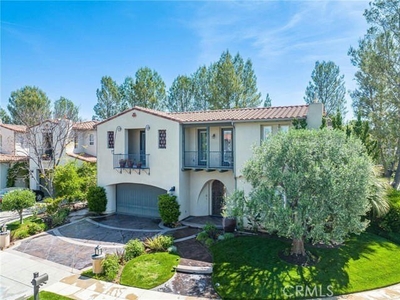 Home For Sale In Valencia, California