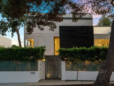 Home For Sale In Venice, California