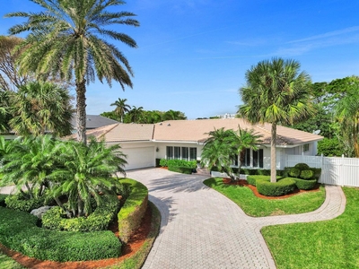 4 bedroom luxury Villa for sale in Sea Ranch Lakes, Florida