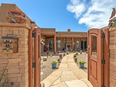 Luxury 5 bedroom Detached House for sale in Lamy, New Mexico