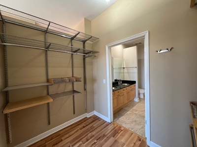 15 S Throop, Chicago, IL 60607 - Condo for Rent