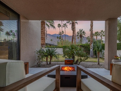 2 bedroom luxury Apartment for sale in Palm Springs, California