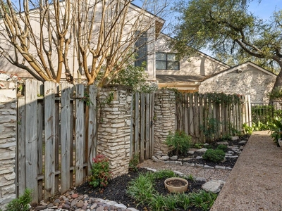2 bedroom luxury Townhouse for sale in Austin, United States