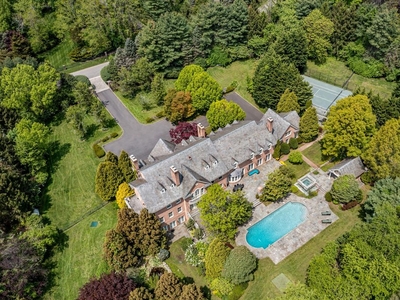 Luxury 8 bedroom Detached House for sale in Old Westbury, New York