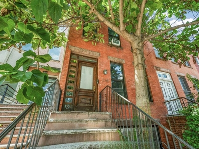 11 room luxury House for sale in Brooklyn, New York