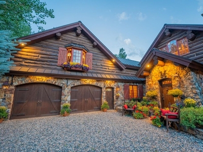 4 bedroom luxury House for sale in Crested Butte, Colorado