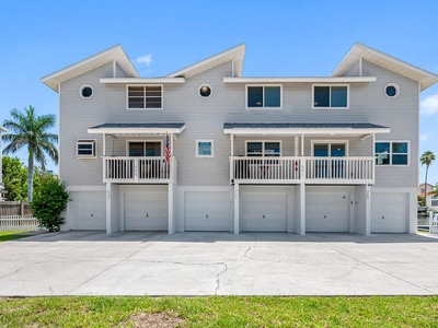 Luxury Townhouse for sale in Indian Rocks Beach, Florida