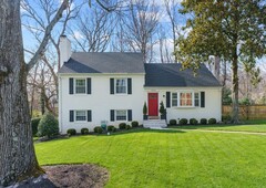 4 bedroom luxury Detached House for sale in Annandale, Virginia