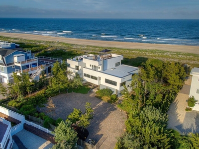 Luxury House for sale in Long Beach, United States
