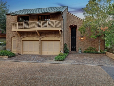 13 room luxury Townhouse for sale in Houston, Texas