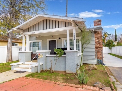 Home For Sale In Canoga Park, California