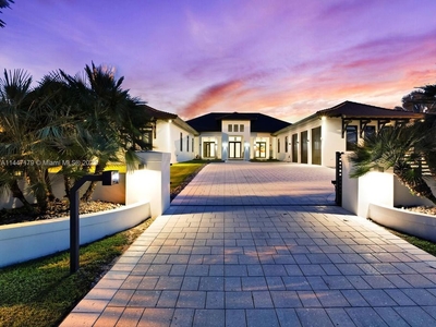 10 bedroom luxury Villa for sale in Miami, Florida
