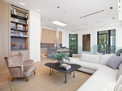 5 bedroom luxury Detached House for sale in Westwood, Los Angeles, Los Angeles, California