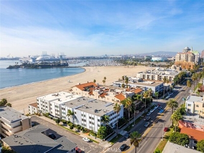 Condo For Sale In Long Beach, California