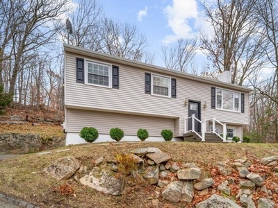Home For Rent In Brookfield, Connecticut