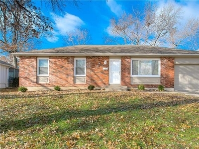 Home For Sale In Blue Springs, Missouri
