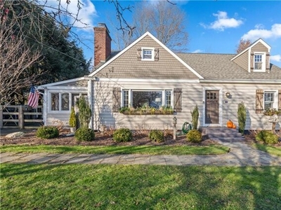 Home For Sale In Carmel, New York