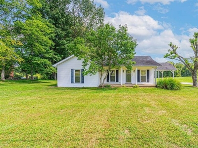Home For Sale In Franklin, Kentucky