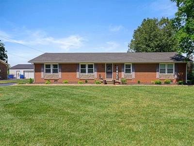 Home For Sale In Franklin, Kentucky
