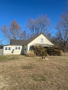 Home For Sale In Neosho, Missouri