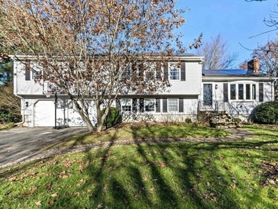 Home For Sale In Seekonk, Massachusetts