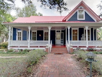 Home For Sale In Thomasville, Georgia