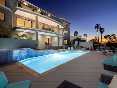 4 bedroom luxury Detached House for sale in Laguna Beach, California