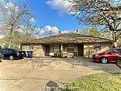 822 San Benito Dr, College Station, TX 77845