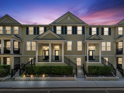 4 bedroom luxury Townhouse for sale in Winter Springs, Florida