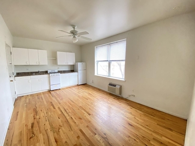 5957-61 N Kenmore Ave #412, Chicago, IL 60660