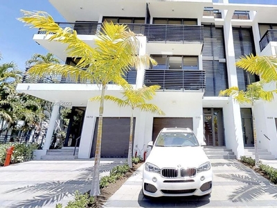 4 bedroom luxury Townhouse for sale in Bay Harbor Islands, United States