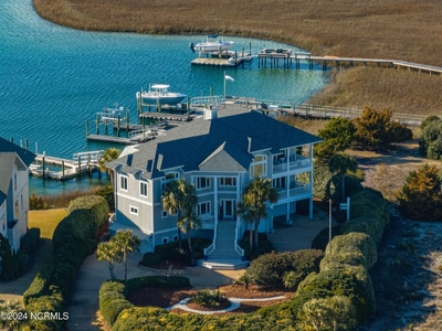 Magnificent Home On Figure 8 Island