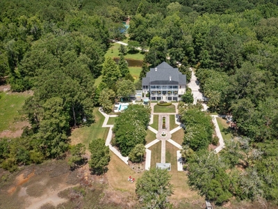 Private Waterfront Six Acre Estate On Wadmalaw Island