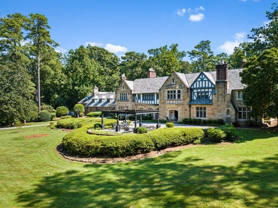 Timeless Estate Nestled In Prestigious Tuxedo Park Neighborhood!