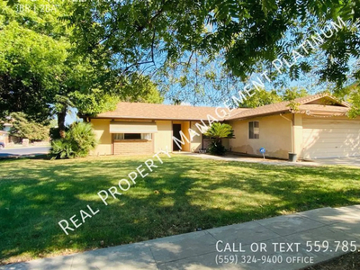 448 N Villa Ave, Fresno, CA 93727 - House for Rent