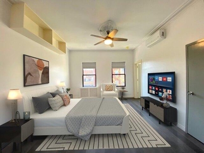 2 bedroom, Brooklyn NY 11222