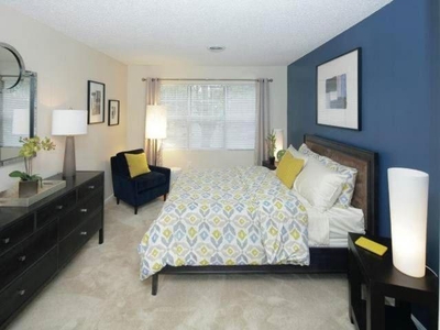2 bedroom, Burlington MA 01803