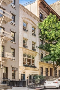 9 room luxury Townhouse for sale in New York, United States