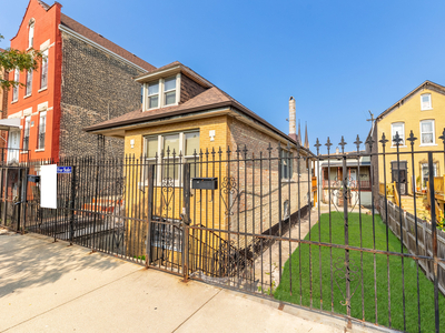 2024 W COULTER Street, Chicago, IL 60608