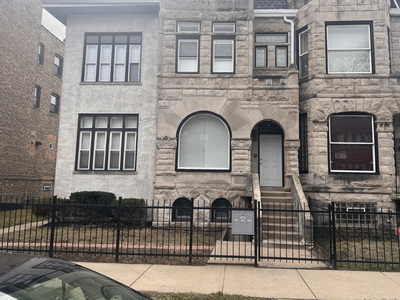 611 E 50th Pl # G, Chicago, IL 60615 - House for Rent