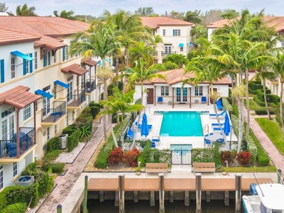 Luxury apartment complex for sale in Boynton Beach, Florida