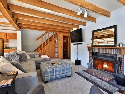 9 room luxury Apartment for sale in Cavendish, Vermont