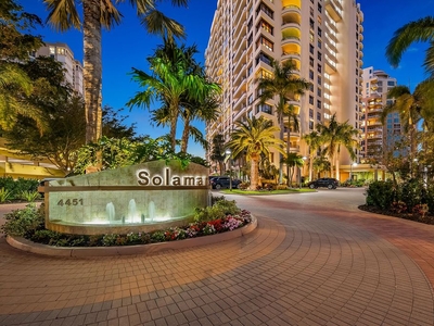 Luxury Flat for sale in Naples, United States