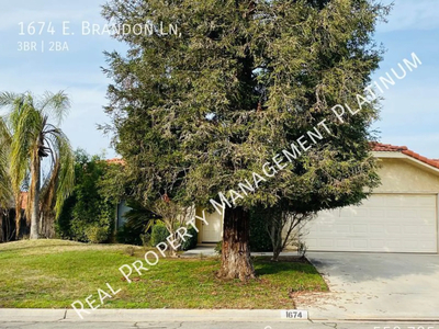 1674 E Brandon Ln, Fresno, CA 93720 - House for Rent
