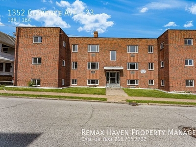 1352 Clarence Ave APT 23, Lakewood, OH 44107