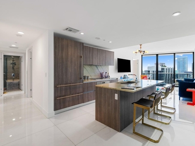 2 bedroom luxury Apartment for sale in Miami, Florida