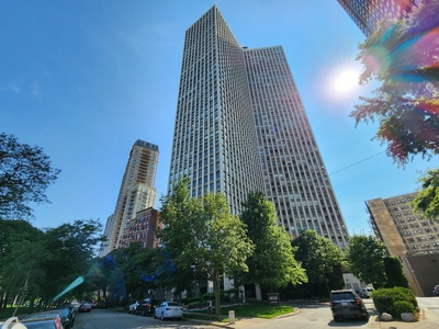 2626 N Lakeview Ave #609, Chicago, IL 60614