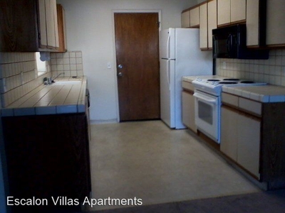 118 E Escalon, Fresno, CA 93710 - Apartment for Rent