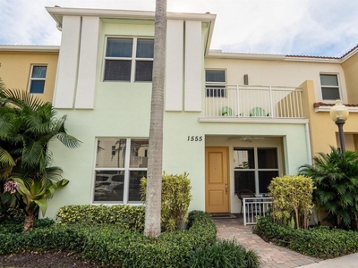 Luxury Townhouse for sale in Boca Raton, Florida