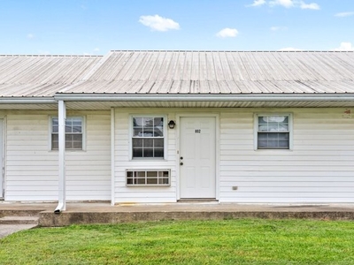Home For Rent In Oak Grove, Kentucky